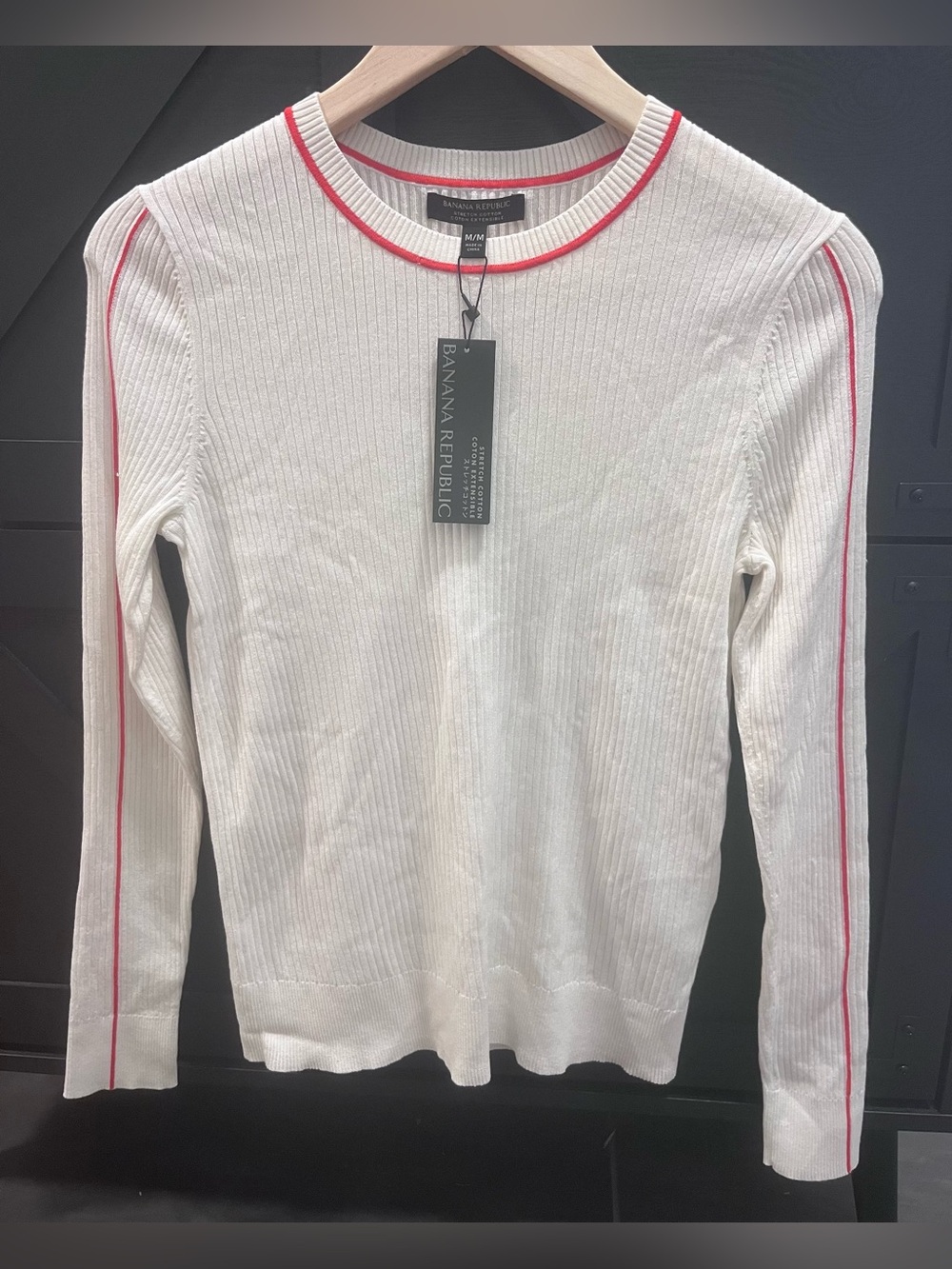 NWT - Banana Republic ribbed Ivory Sweater with Red Accent piping, size M